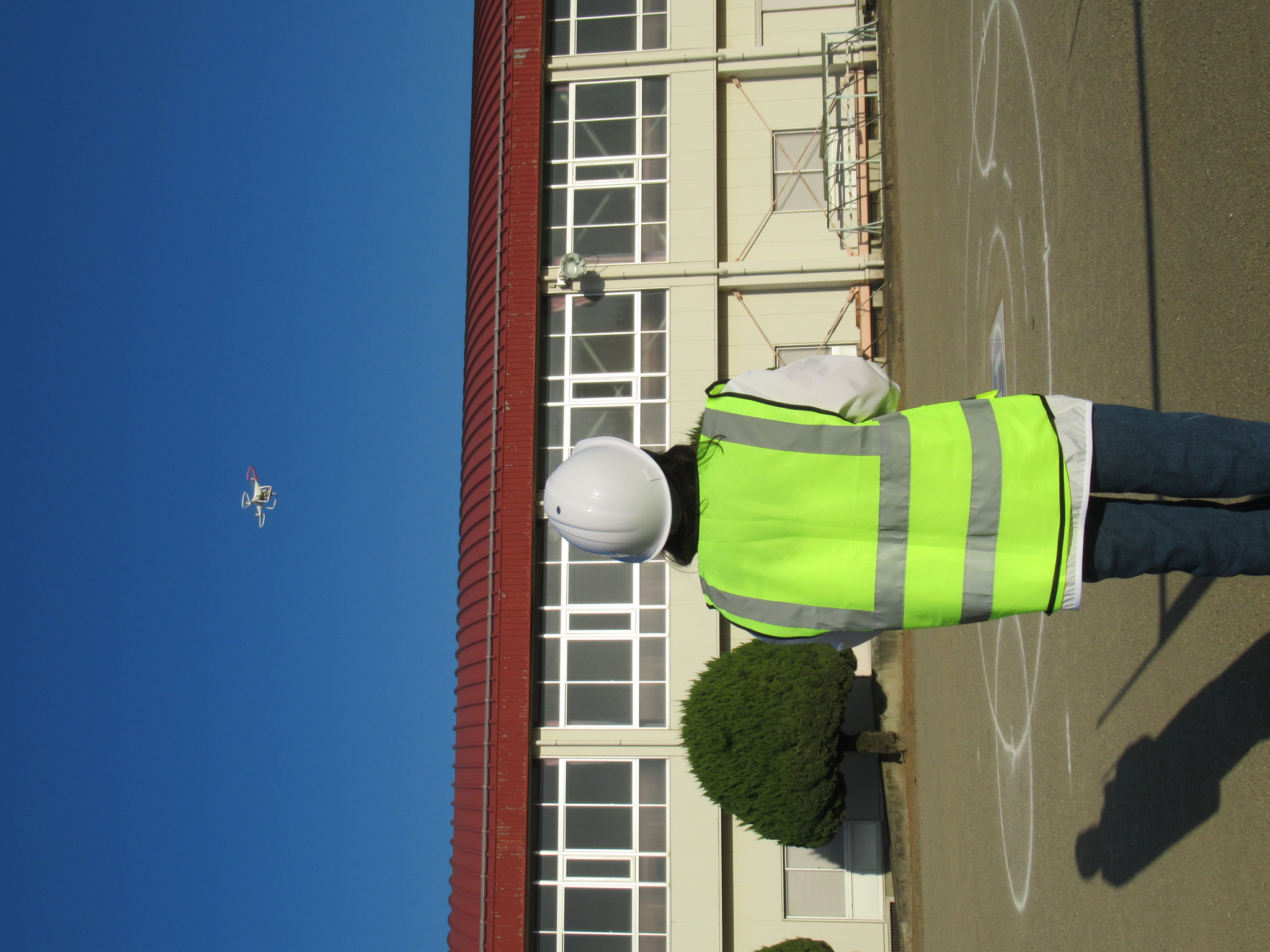 体育館の屋根点検で～す！