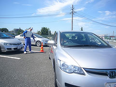 前進狭路・車庫入れ・縦列駐車の写真