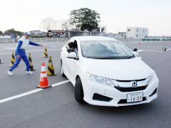 車庫入れ・縦列駐車の写真